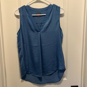 Vince Camuto sleeveless shirt. Blue. Size medium.